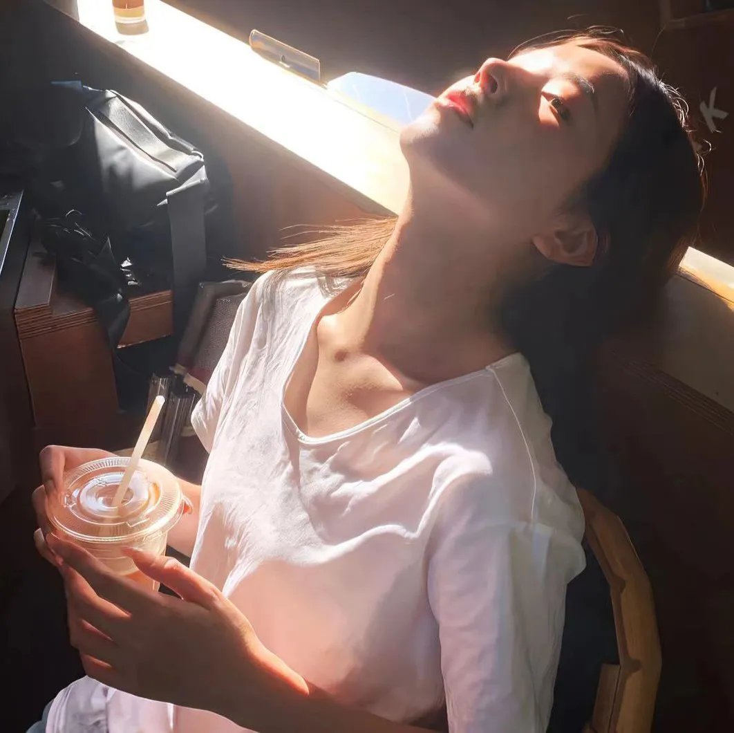 她来自蔚蓝深处